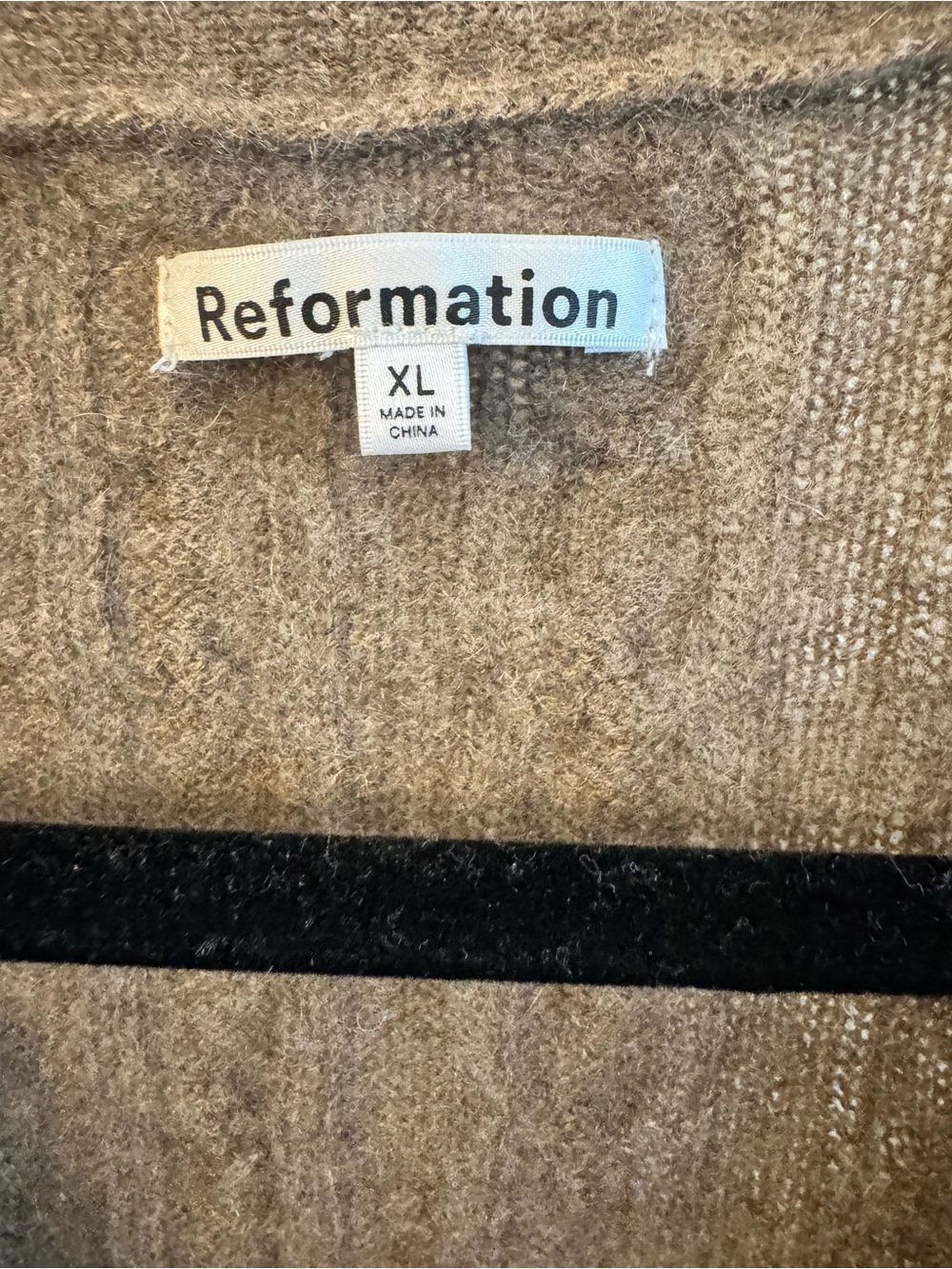 Reformation Cashmere Oversized Brown Cable Knit V-Neck Cardigan Sweater - Picture 4 of 6